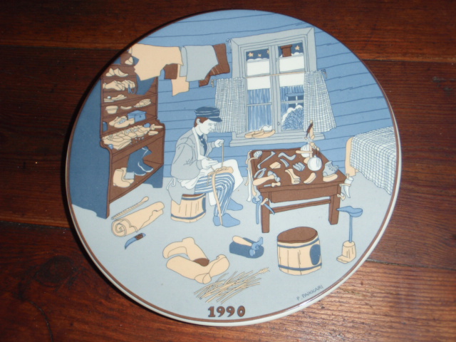 perinteiset käsityöammatit. SUUTARI. arabia.