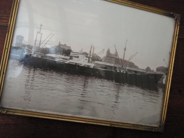 laiva, valokuvataulu  ASTREA.