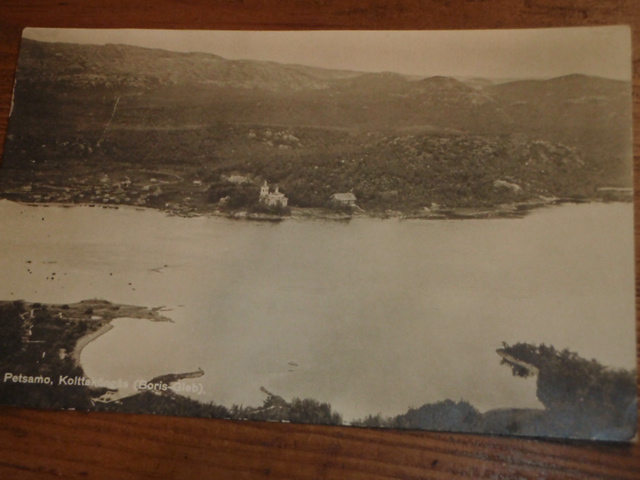 PETSAMO.kolttaköngäs(ilmakuva kirkolle?) 16.