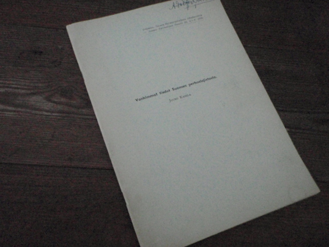 kaisila jouko. VANHIMMAT TIEDOT SUOMEN PERHOSLAJISTOSTA.