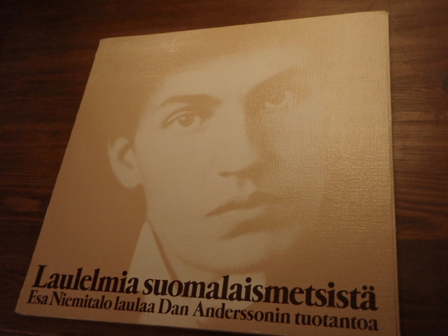 LAULELMIA SUOMALAISMETSISTÄ. esa niemitalo laulaa dan anderssoni