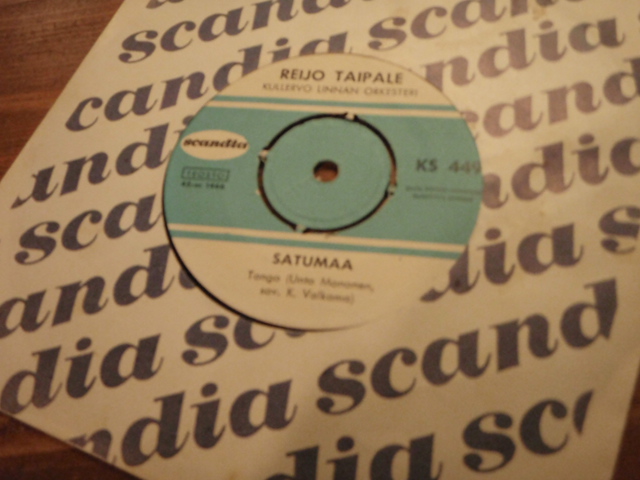 TAIPALE REIJO. satumaa-tuntematon armas. single.