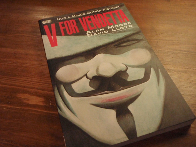 moore/lloyd. V FOR VENDETTA.