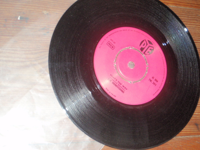 HONEYCOMBS.that\'s the way-she\'s too way out.single.