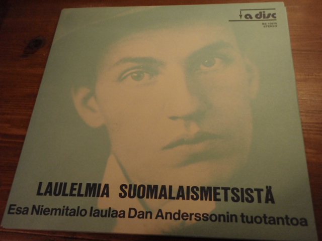 NIEMITALO ESA. laulelmia suomalaismetsistä.