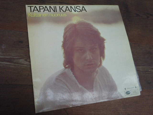 KANSA TAPANI. kultainen. nuoruus.