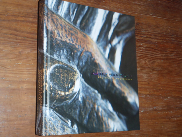 SUOMALAINEN MUOTOILU,käsityöstä muotoiluun.