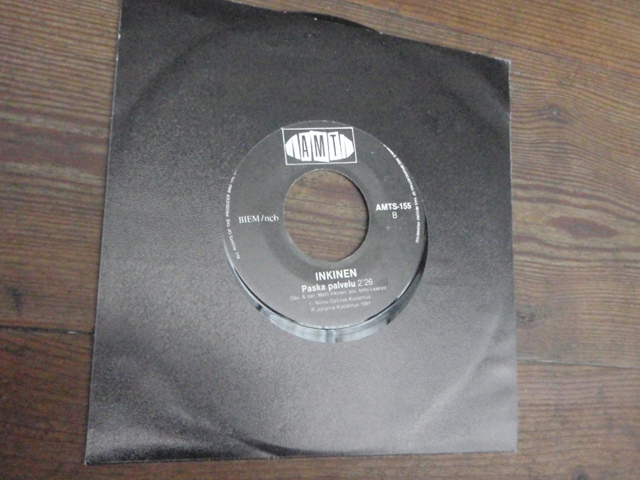 INKINEN . hyvän olon tunne-paska palvelu. single.