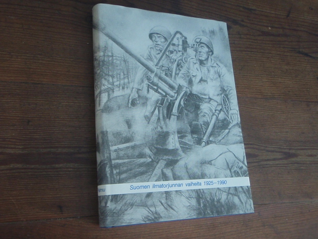 palmu pentti. ILMATORJUNNAN VAIHEITA 1925-1990.1p.
