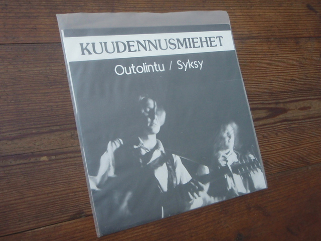 KUUDENNUSMIEHET.outolintu-syksy. single.