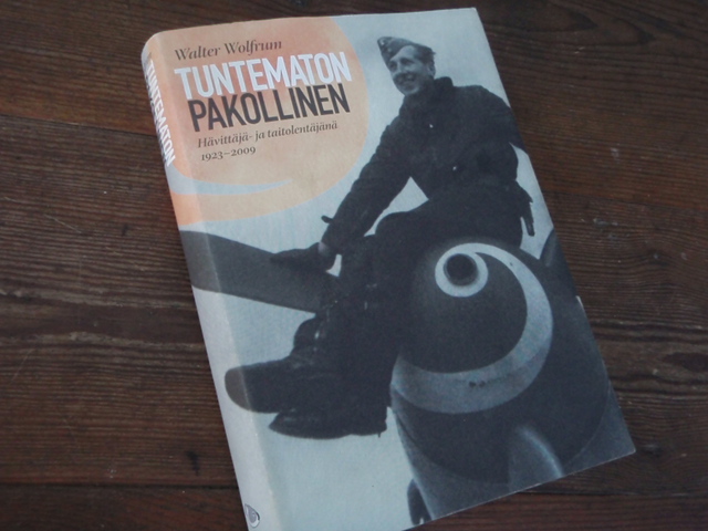 wolfrum w.TUNTEMATON PAKOLLINEN hävittäjä-ja taitolentäjä 1923-2