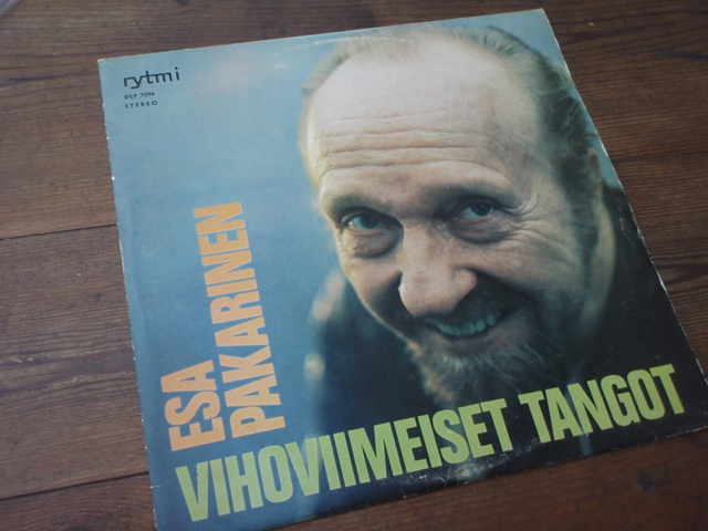PAKARINEN ESA. vihoviimeiset tangot.