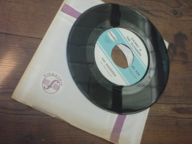 DANNY & the islanders. the wanderer-short on love.single.