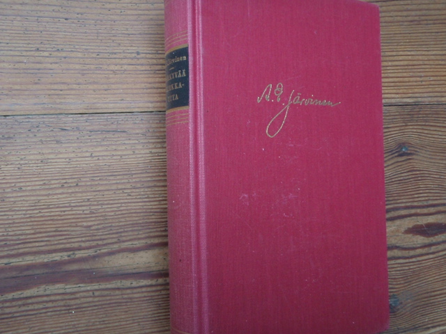 järvinen a.e.SÄRKYVÄÄ KIRKKAUTA