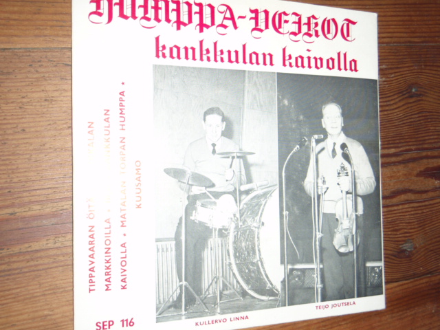 humppa-veikot ,kankkulan kaivolla.  ep