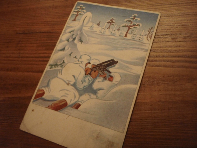 LUMIPUVUSSA OLEVAT SOTILAAT. kenttäposti.