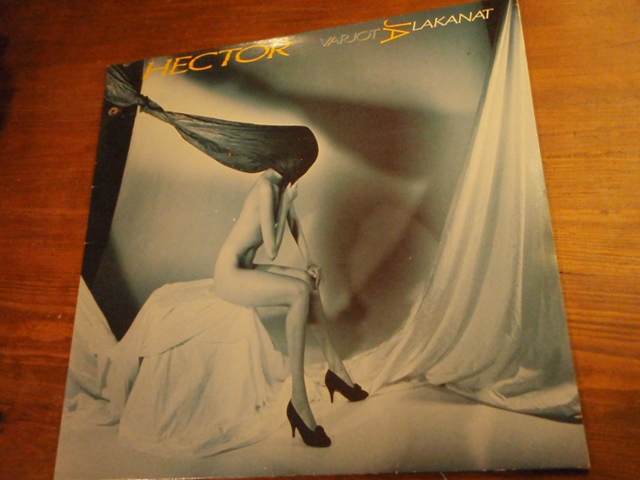 HECTOR. varjot ja lakanat.