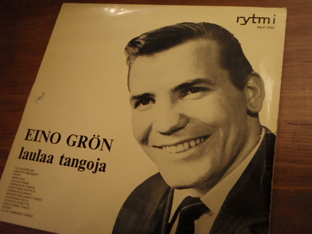 GRÖN EINO. eino grön laulaa tangoja.