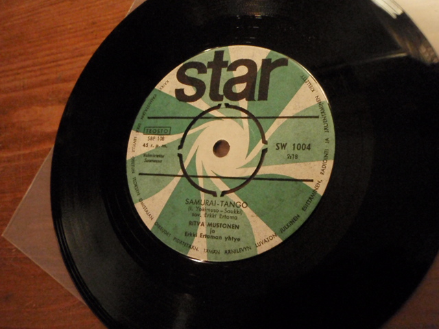 MUSTONEN RITVA. samurai tango(datsun-mainossingle)