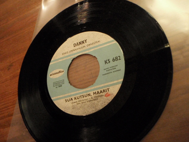 DANNY.keskiyöllä-sua kutsun maarit. single.
