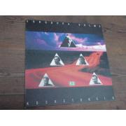 EUROOPPA KOLME.kosketuksia.(nimmarit kannessa)