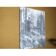 kettunen minna.HALOSEN TAITEILIJASUKU