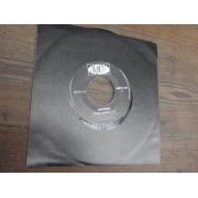 INKINEN . hyvän olon tunne-paska palvelu. single.